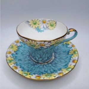 Aynsley Daisy Petals Floral Chintz Blue Corset Teacup and Saucer B4617 MINT RARE